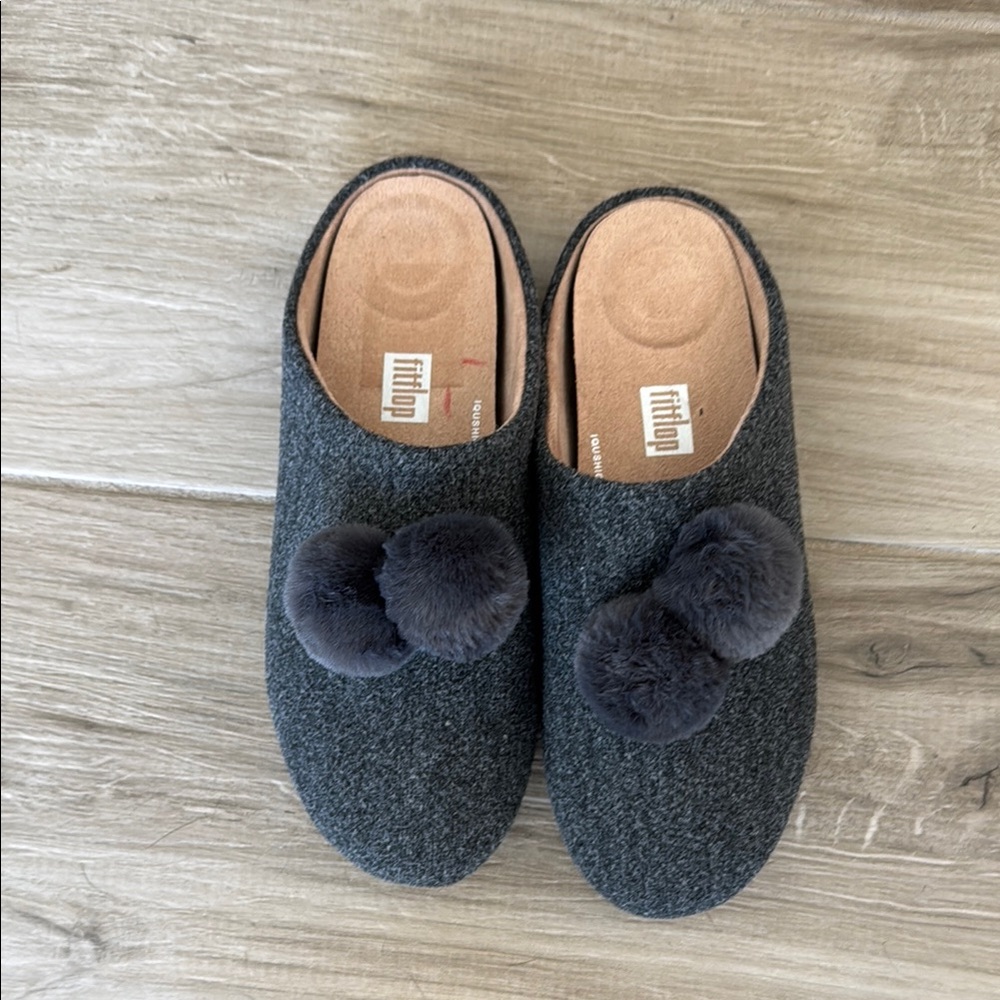 New FitFlop 6 Chrissie Pom Pom Slippers Pewter Gray - Picture 2 of 6